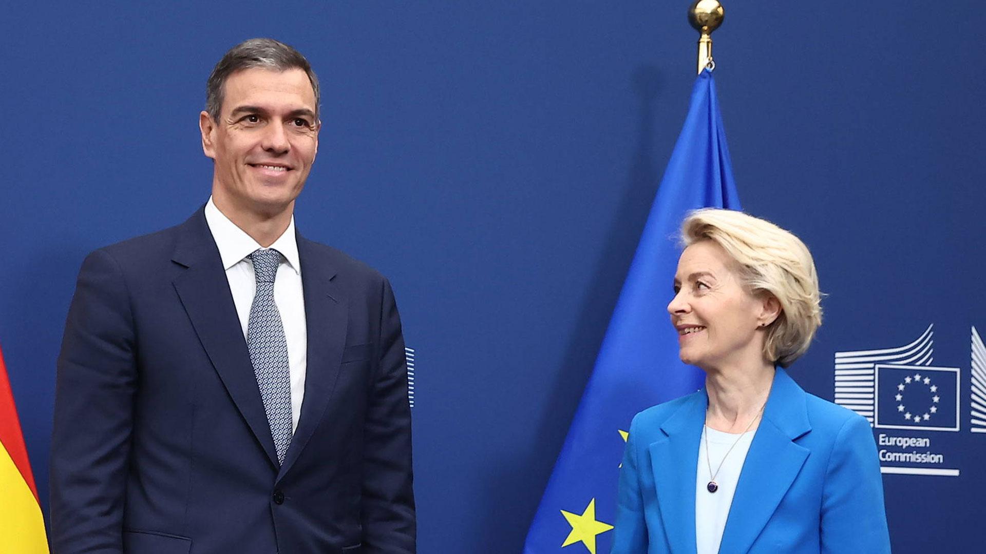 El presidente del Gobierno, Pedro Sánchez, en un encuentro anterior con la presidenta de la Comisión Europea, Ursula von der Leyen, en Bruselas