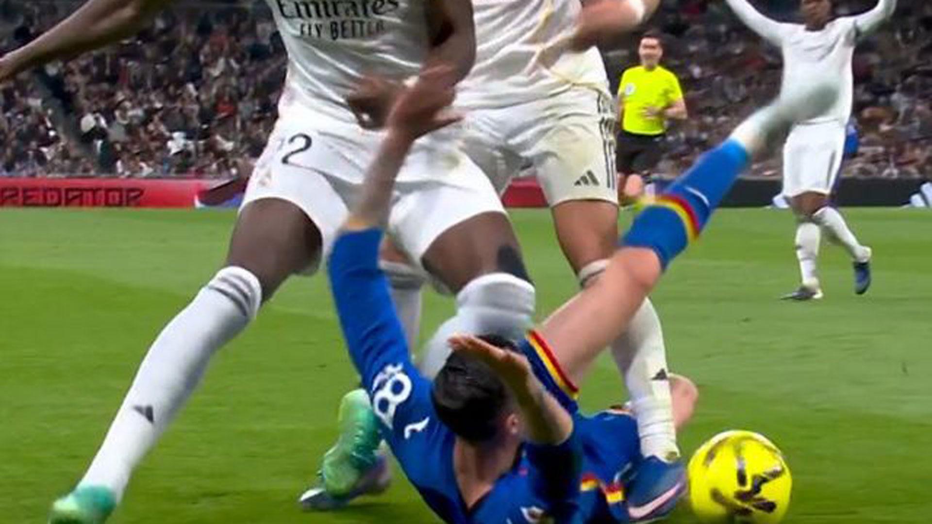 Momento del rodillazo de Rüdiger a Rico en el partido Real Madrid-Getafe