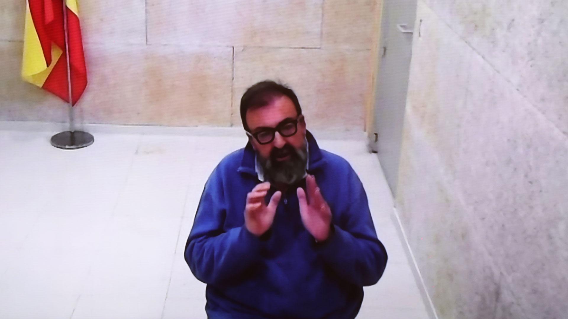 Un momento de la comparecencia por videoconferencia de Koldo García, desde la cárcel, ante la comisión de investigación del Parlamento de Navarra