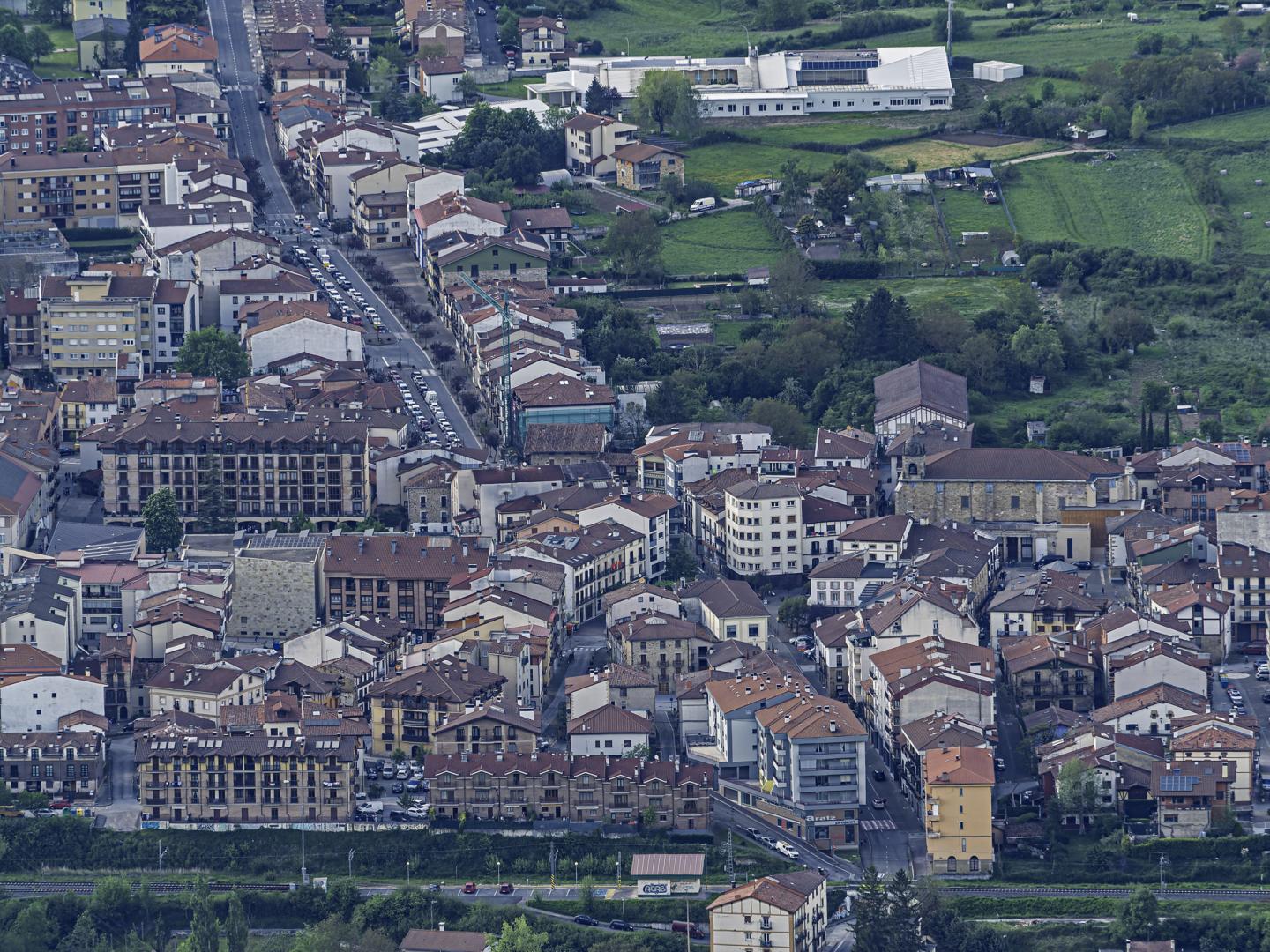 *Panorámica de una parte del centro urbano de Alsasua.