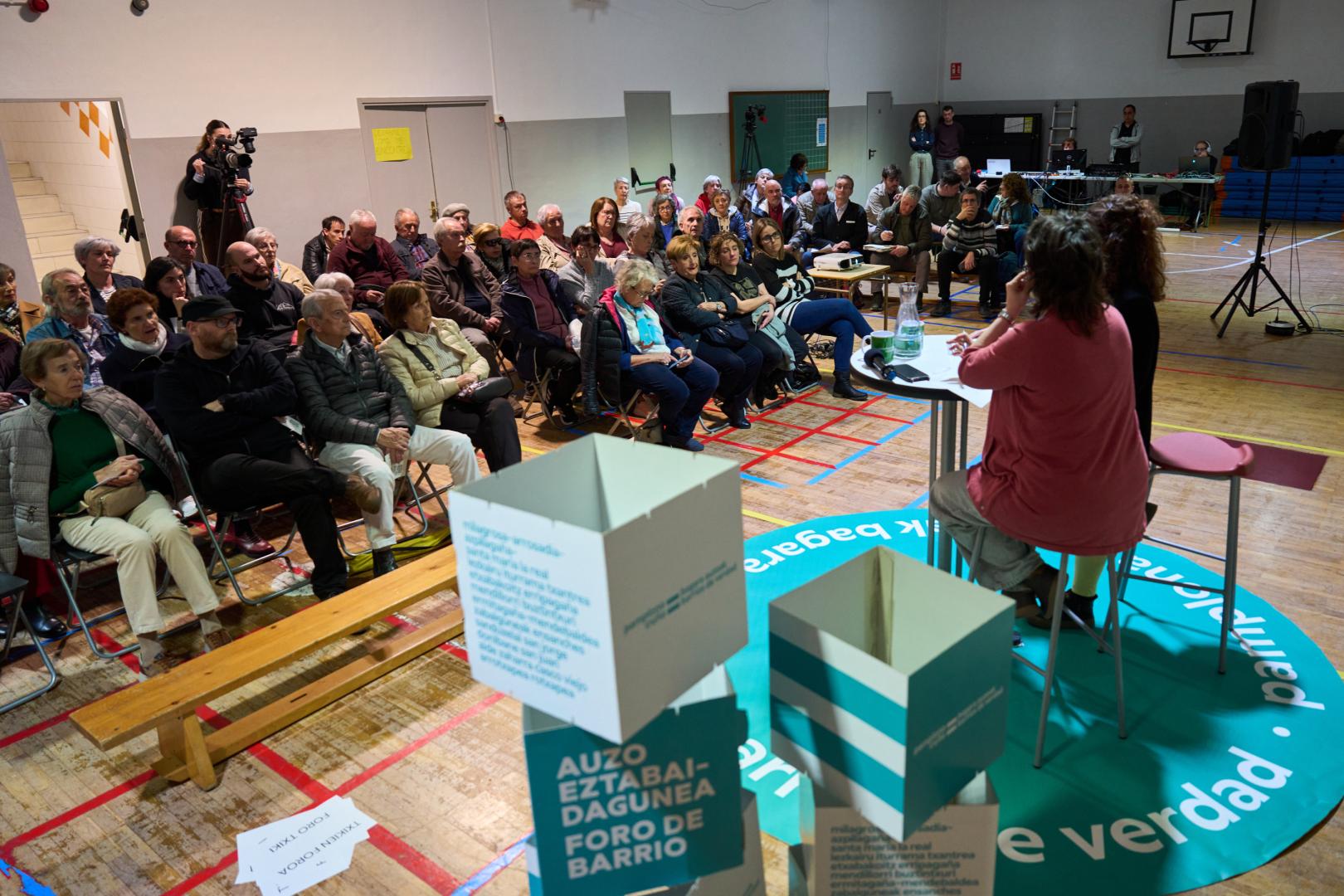 Un momento del foro de barrio, este jueves 12 de marzo en San Juan.