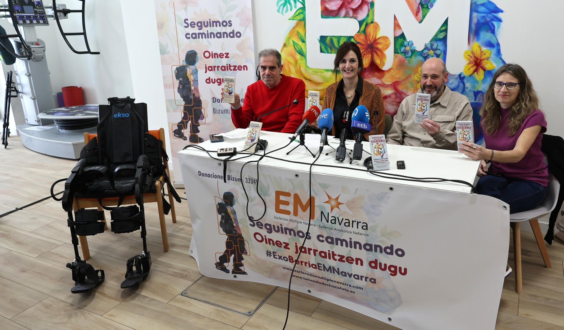 Desde la izda.: Juan Larreta, Silvia Lorea (presidenta de la asociación), Luismi Saragüeta y Beatriz Urrizola