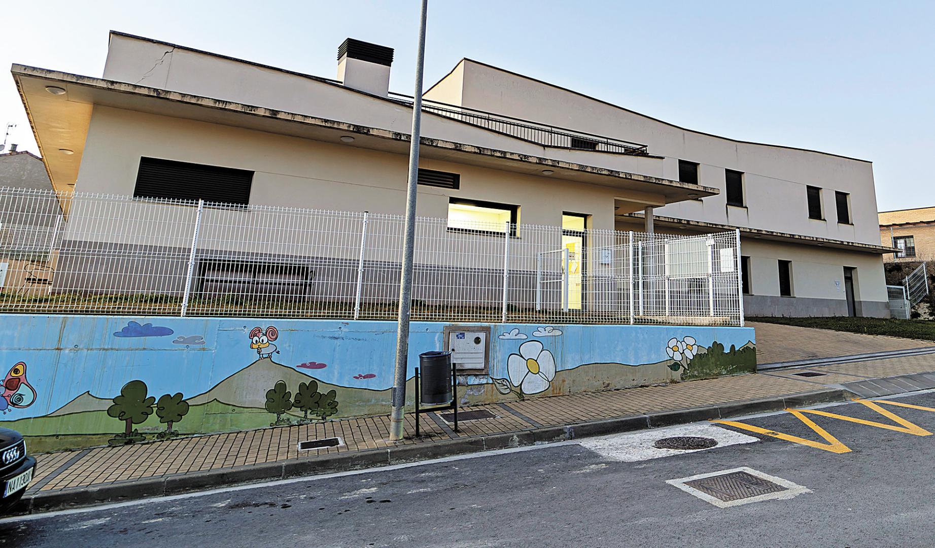 Exterior del centro de día de Larraga, en cuya parte superior se habilitarán los apartamentos tutelados