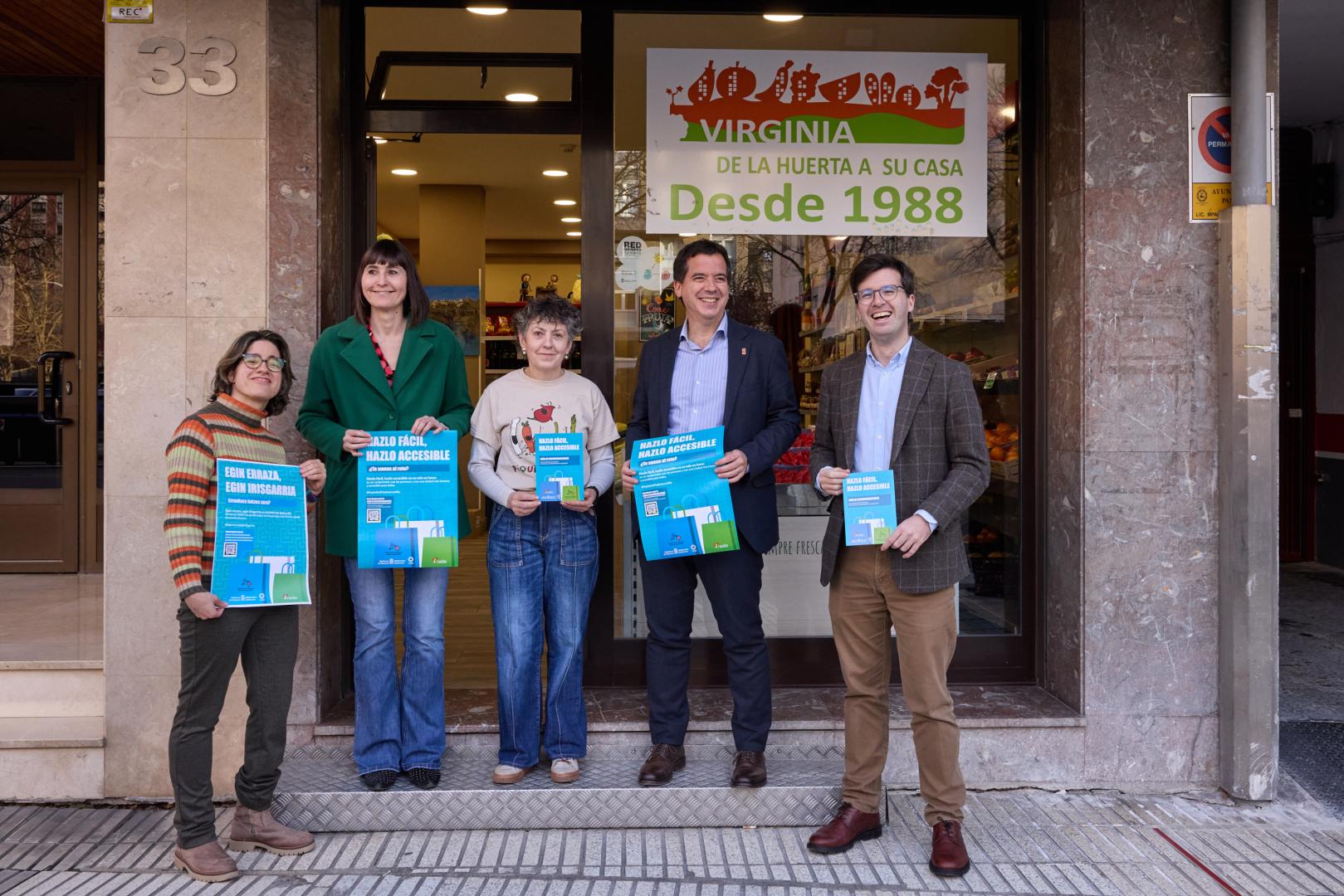 Presentación del proyecto ‘Hazlo fácil, hazlo accesible’ en Alimentación Virginia, en Iturrama.