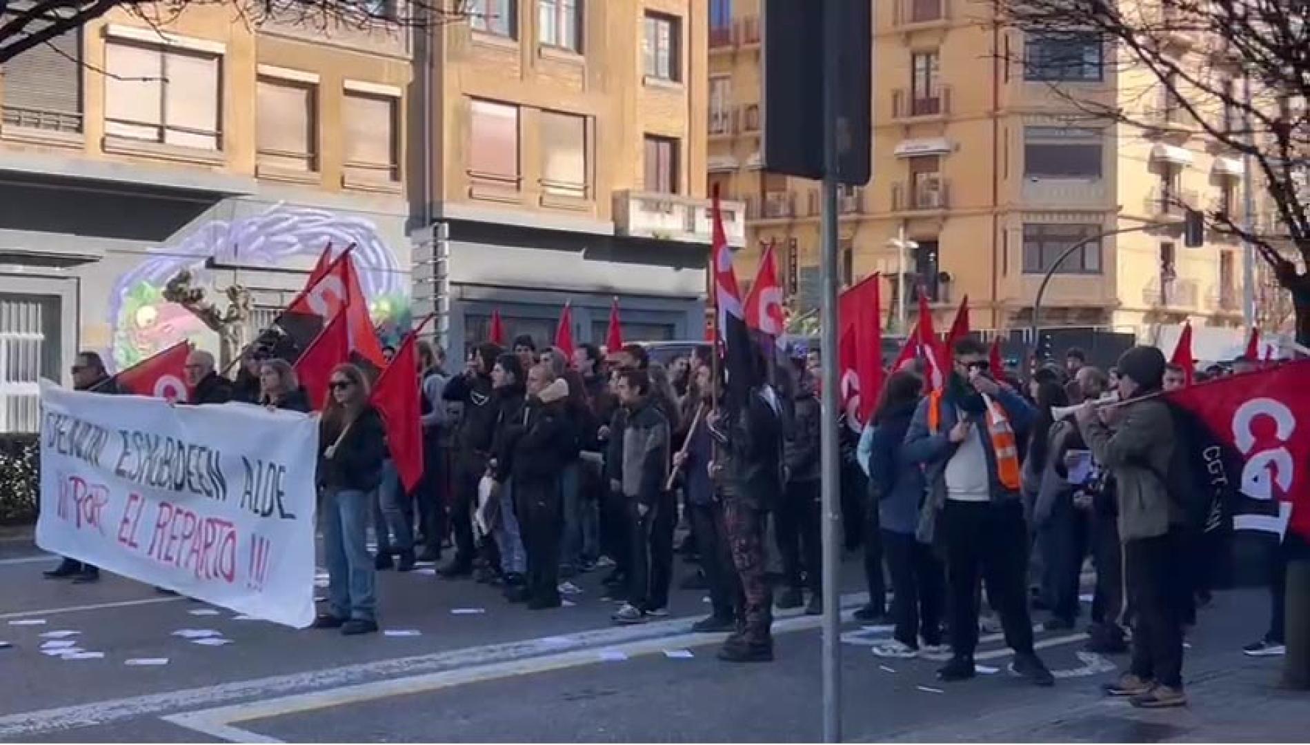 Manifestantes cortan Conde Oliveto