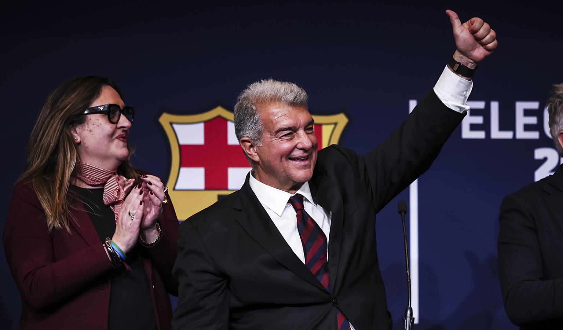 Joan Laporta celebra el triunfo en las elecciones a la presidencia del F.C. Barcelona