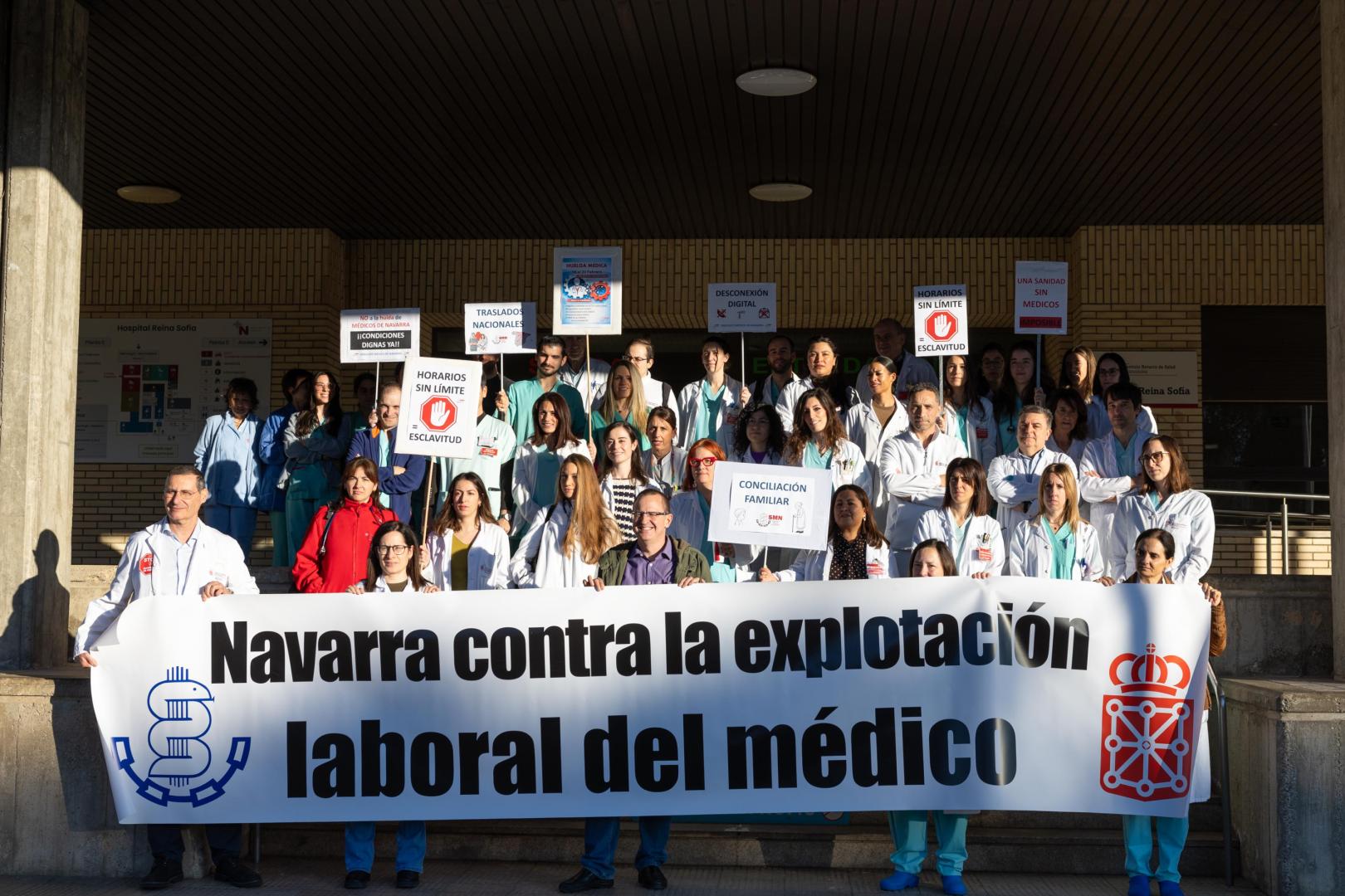 Médicos concentrados en el Hospital Reina Sofía de Tudela