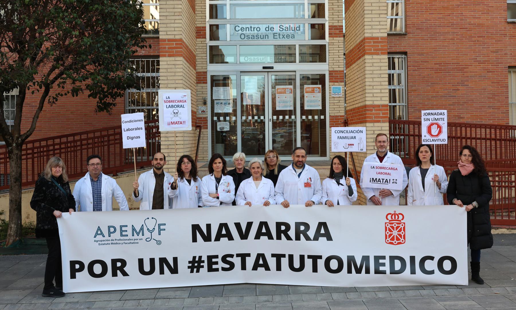 Médicos en el centro de salud Barañáin I durante la jornada de huelga