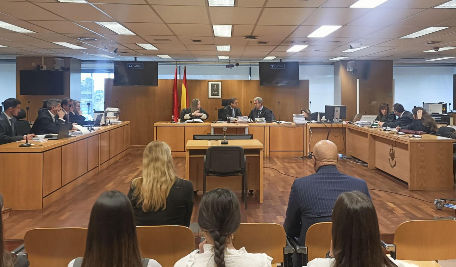 La Audiencia Provincial de Madrid ha iniciado este miércoles con las cuestiones previas la vista oral en la causa de Kiko Matamoros y Makoke