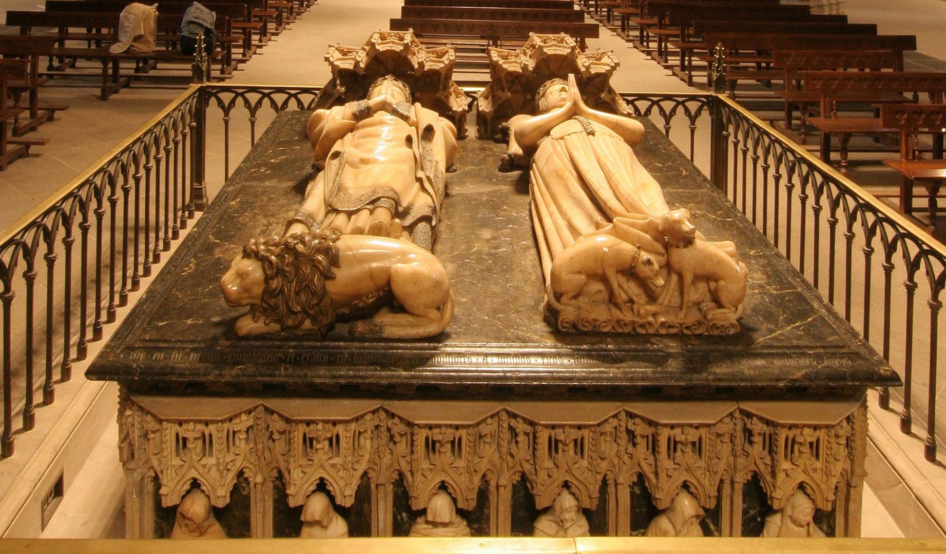 Sepulcro de Carlos III y Leonor de Castilla ubicado en la Catedral de Pamplona