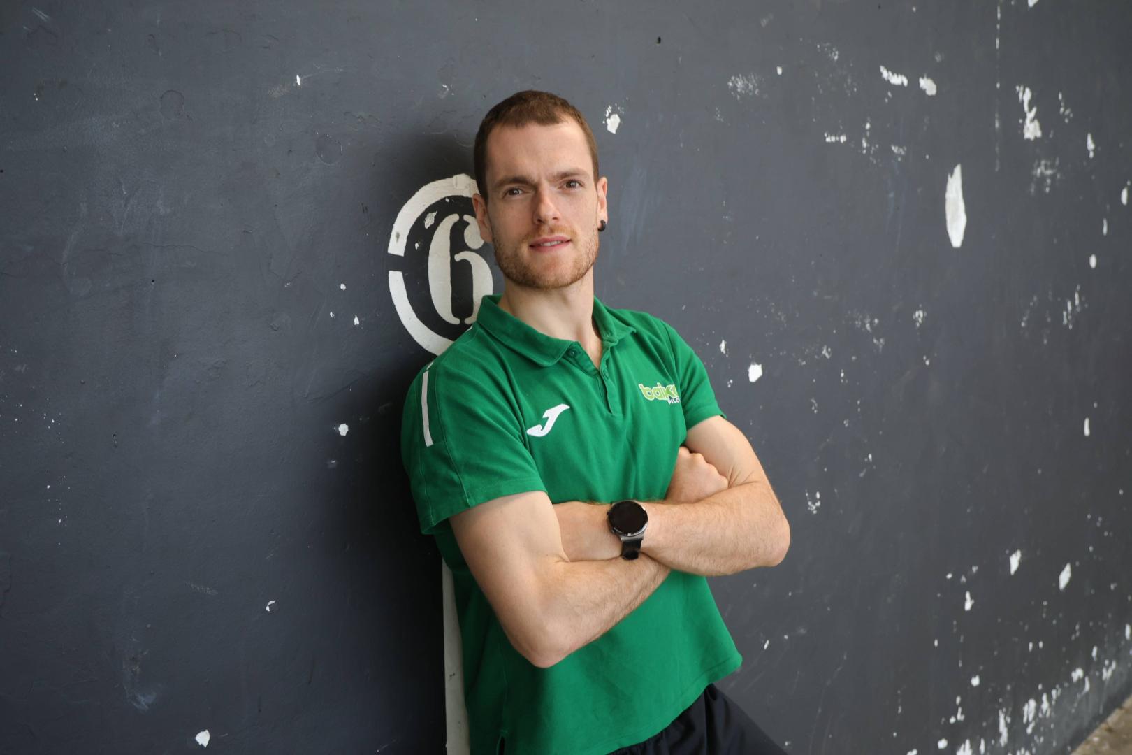 Unai Laso, en el frontón Zelai de Ataun.