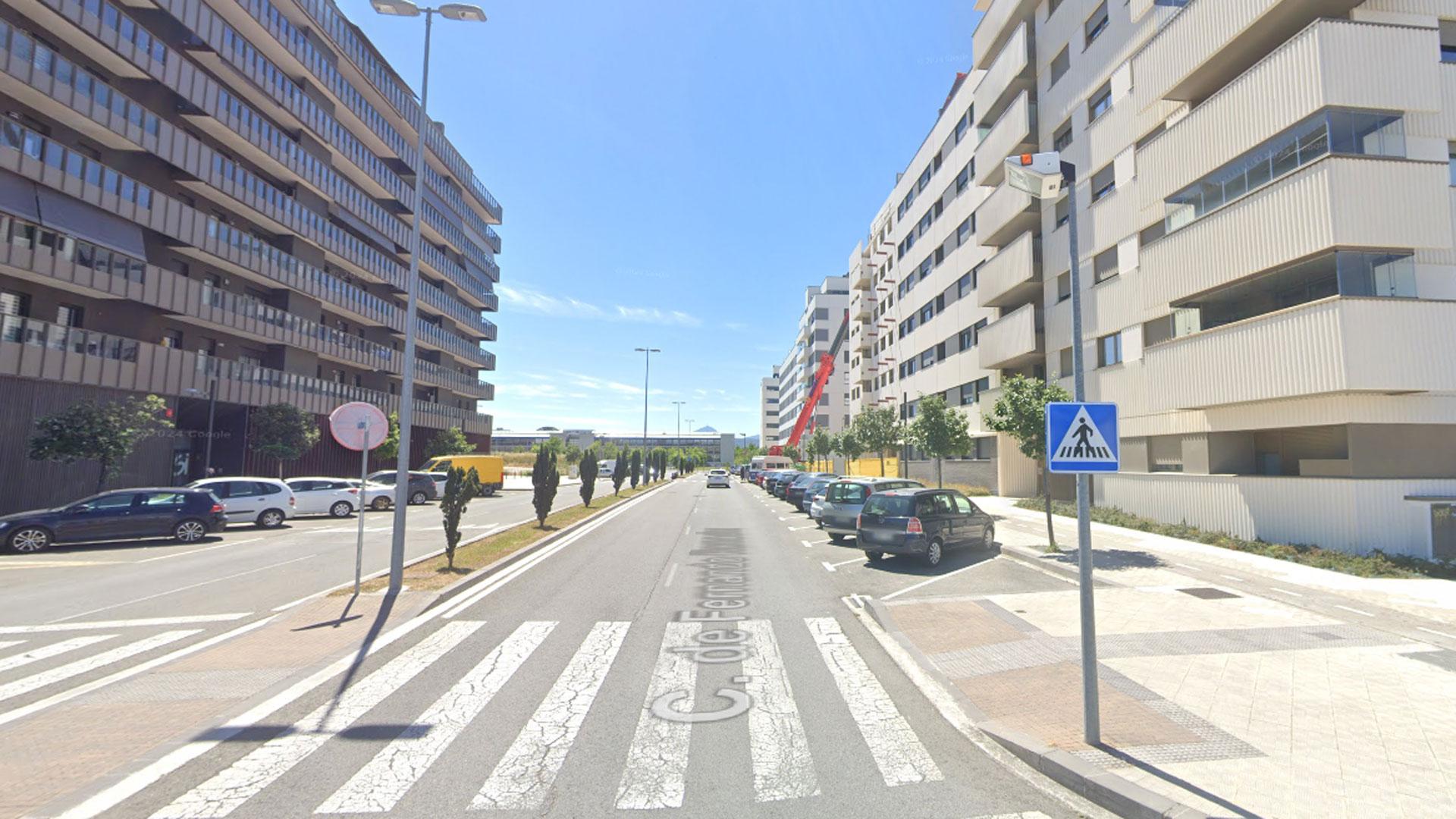 Vista de la calle Fernando Remacha en la que se ha producido el atropello