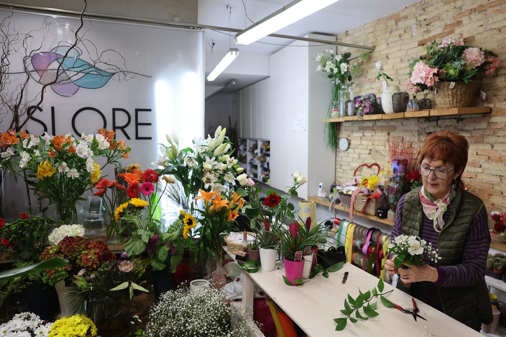 A: EDUADRDO BUXENS F: 03 MARZO 2026 L: PAMPLONA , FLORISTERÍA LISLORE - CALLE MAYOR T: REPORTAJE DESAFÍOS DE NAVARRA - EL COMERCIO EN NAVARRA - KARMELE YEREGUI IRIGARAY , FLORISTERÍA LISLORE