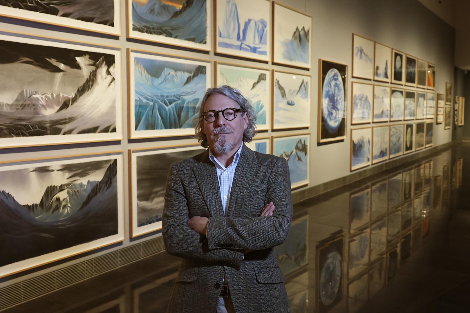 El artista vasco Jesús Mari Lazkano, en su exposición ‘Natura Fugit’, en el MUN