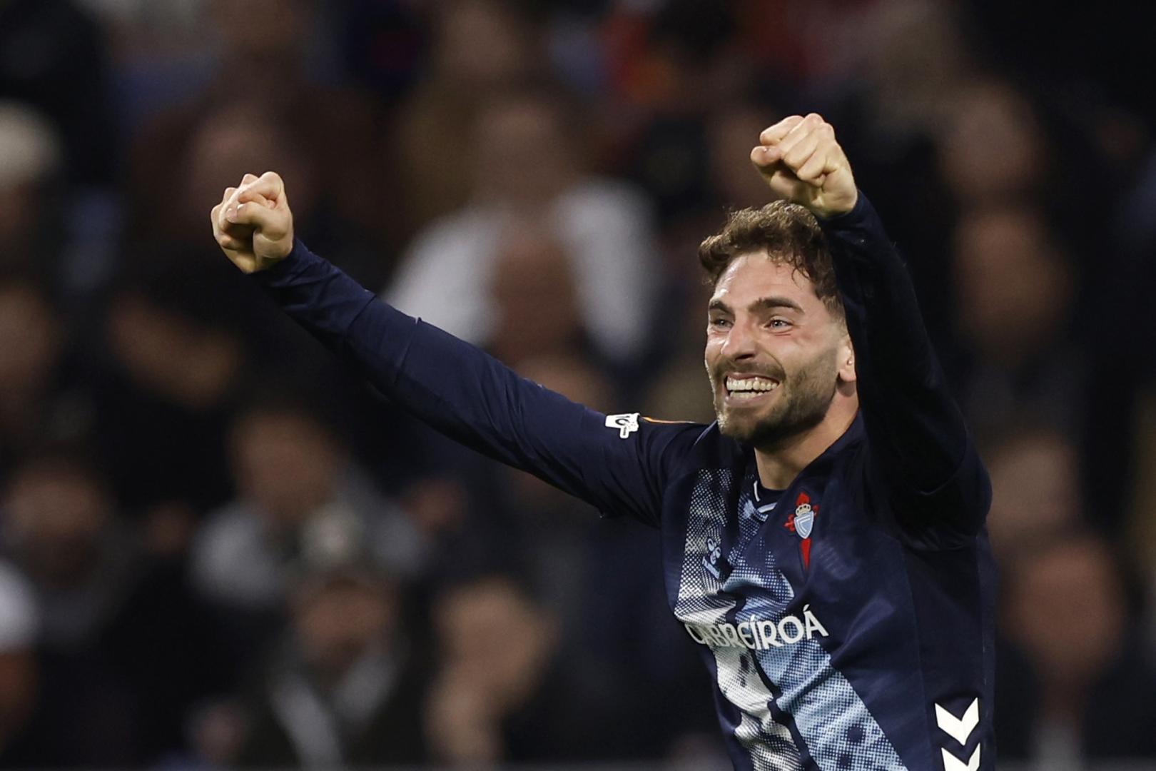 El jugador del Celta Javi Rueda festeja el gol anotado ante el Olympique de Lyon