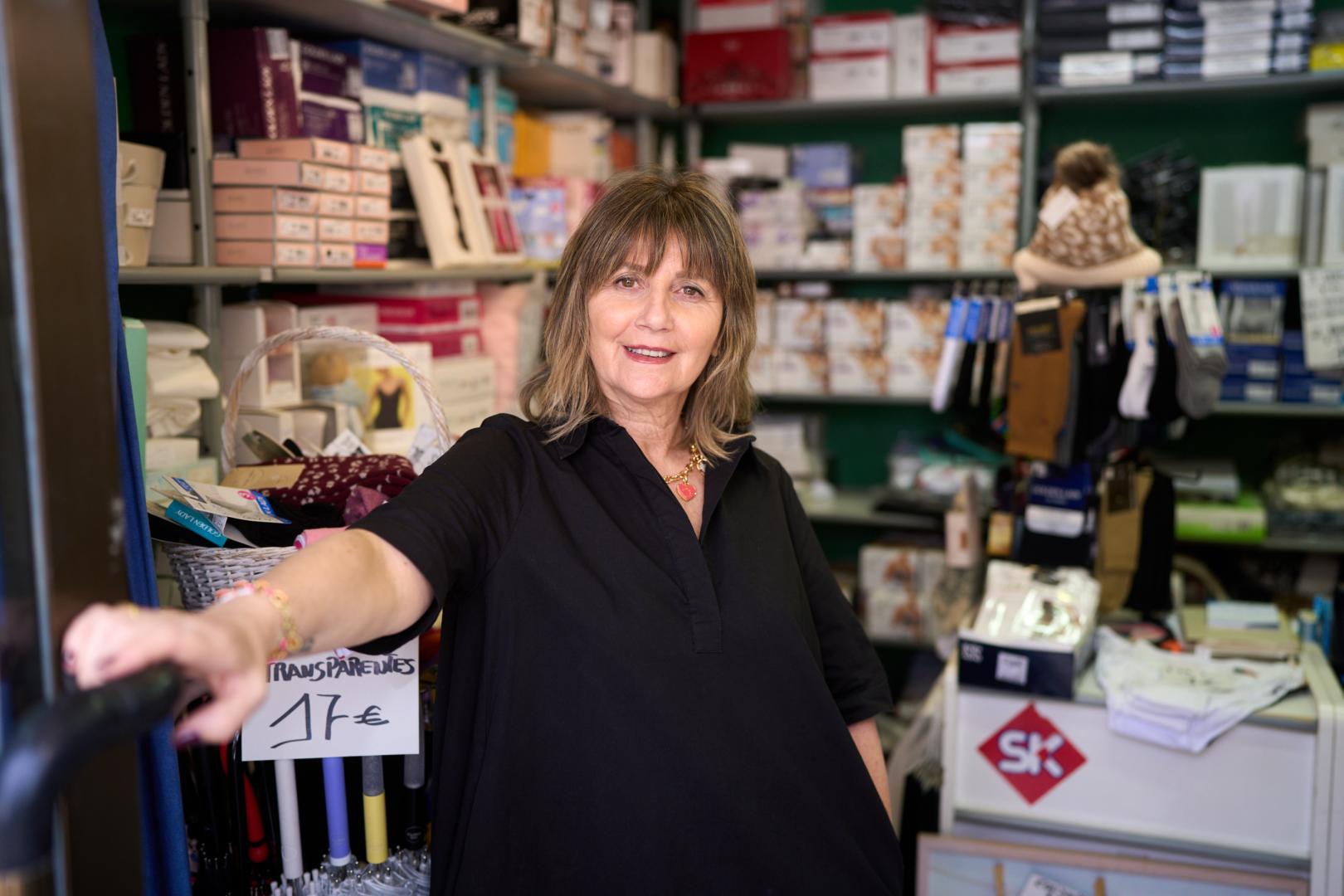 *A: SERGIO MARTÍN *F: 5/03/2026 *P: CRISTINA SAINZ SANIZ *L: Rochapea, Pamplona *T: Reportaje de comercios. Cristina Sainz Sainz, de Mercería Angelines, en la avenida de Marcelo Celayeta 32.