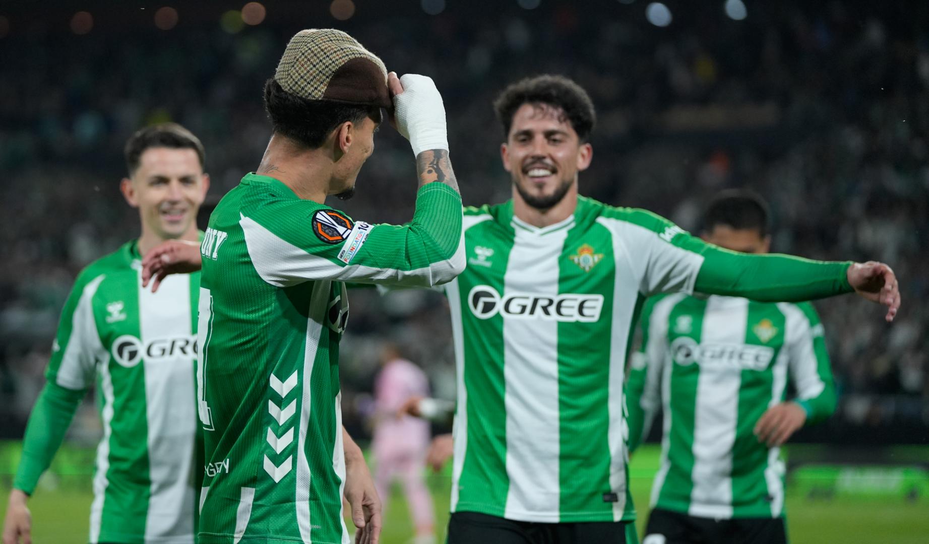 Antony celebra su gol contra Panathinaikos