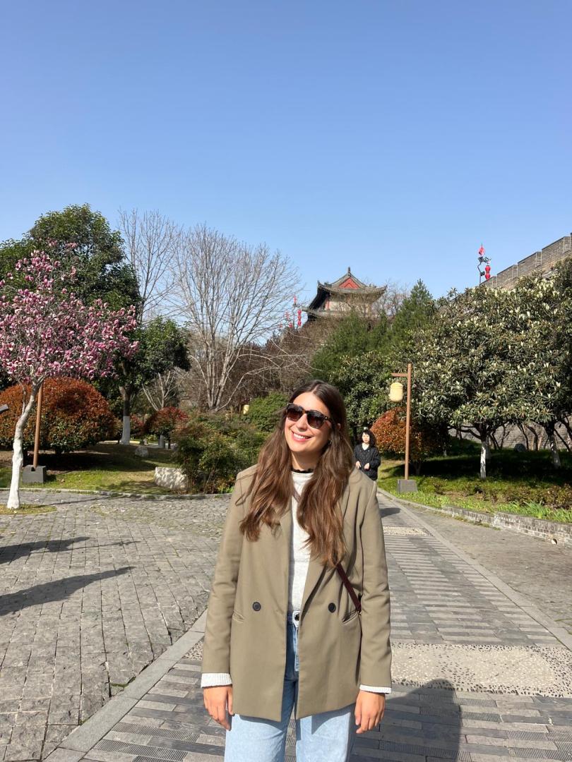 La estellesa Leyre Ruiz de Alda durante su reciente viaje a China. La joven aprovecha la ubicación de Bangkok porque le permite conocer “muchísimo más alrededor” de Asia
