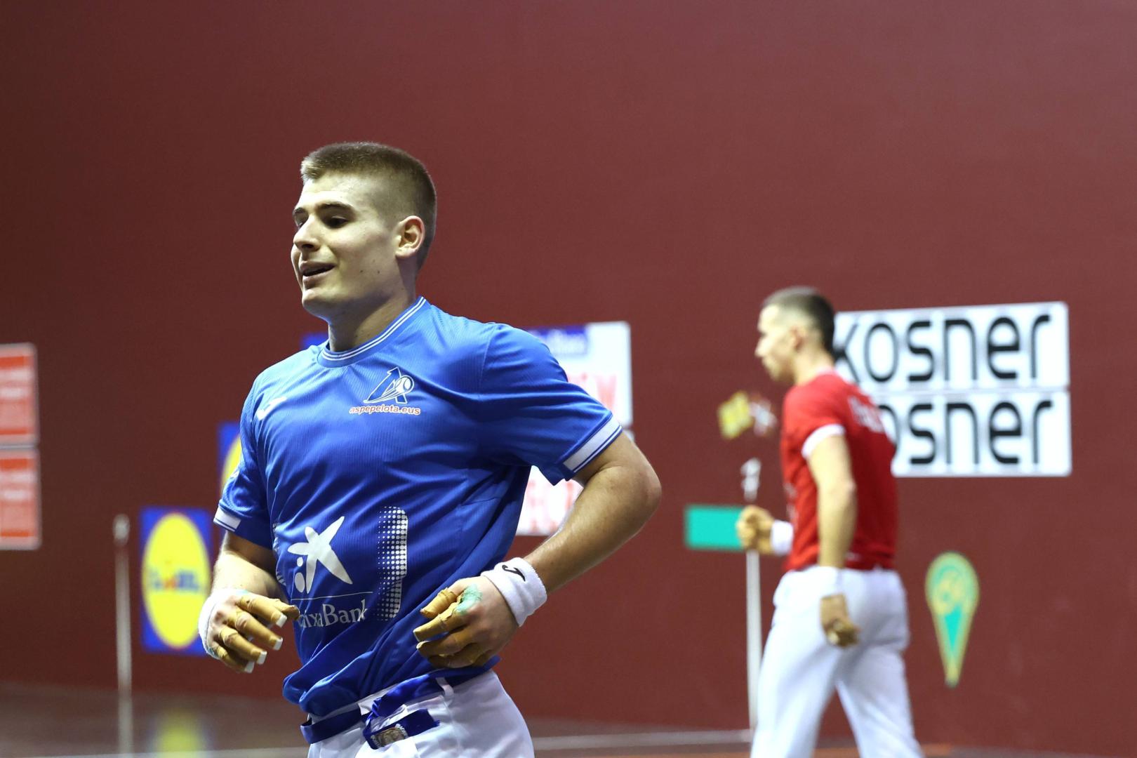 Beñat Apezetxea, en el partido de Zumárraga.