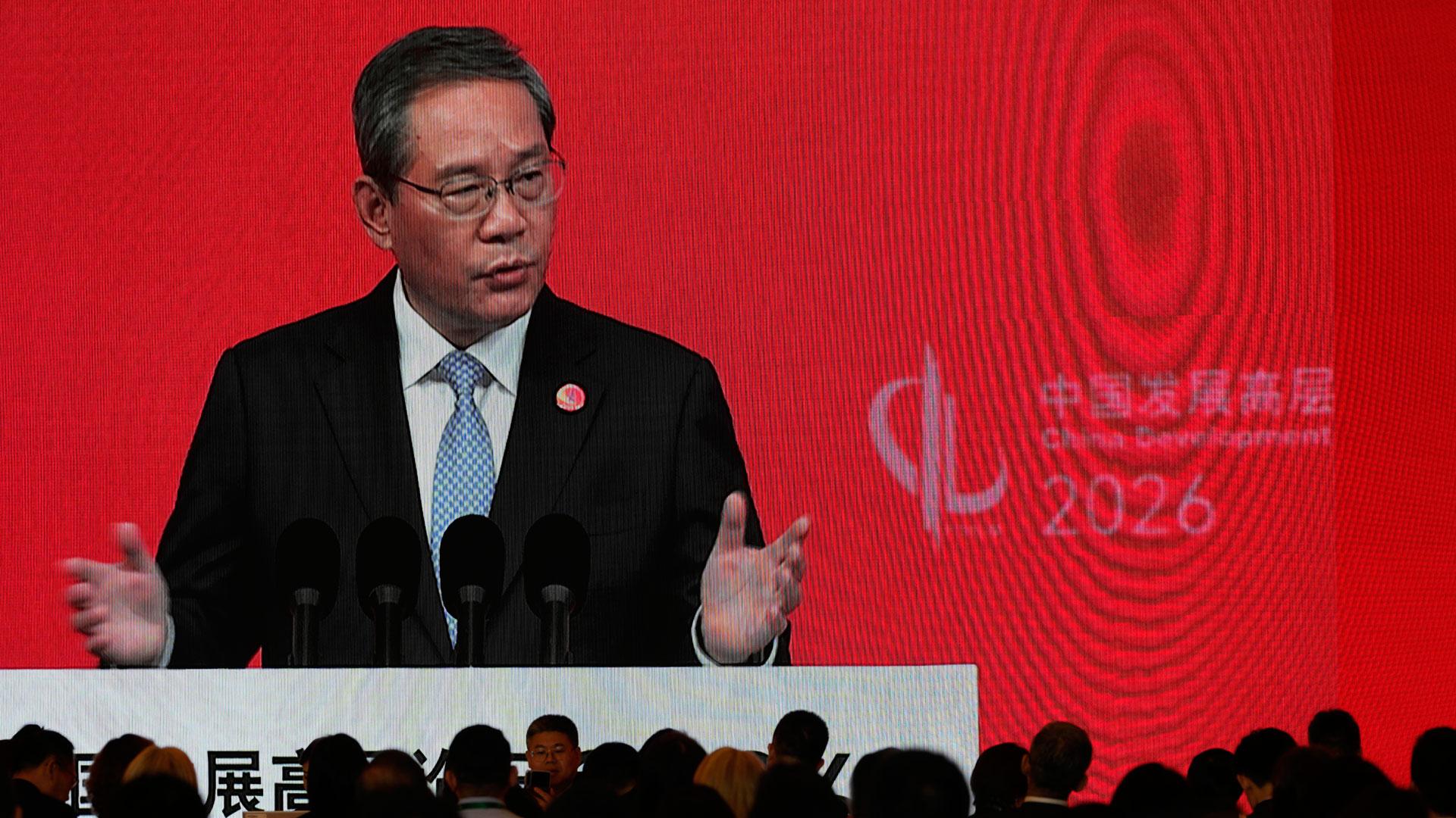 El primer ministro chino, Li Qiang, durante su discurso en la inauguración del Foro de Desarrollo de China 2026