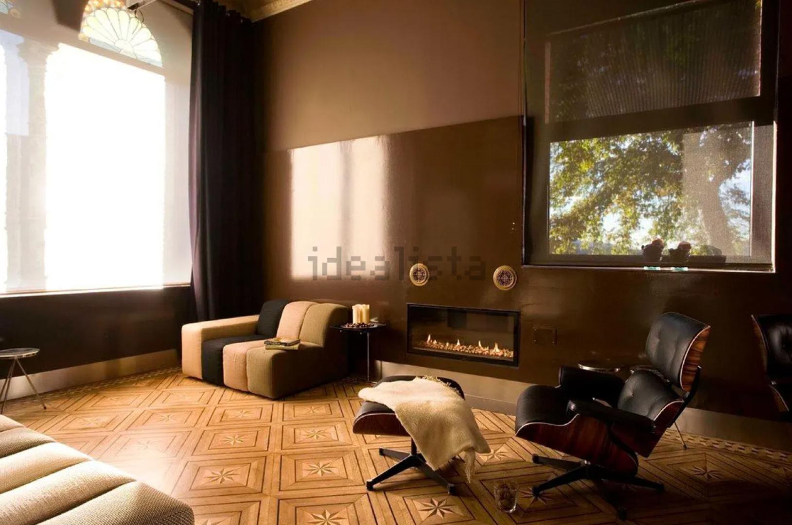 Salón con chimenea