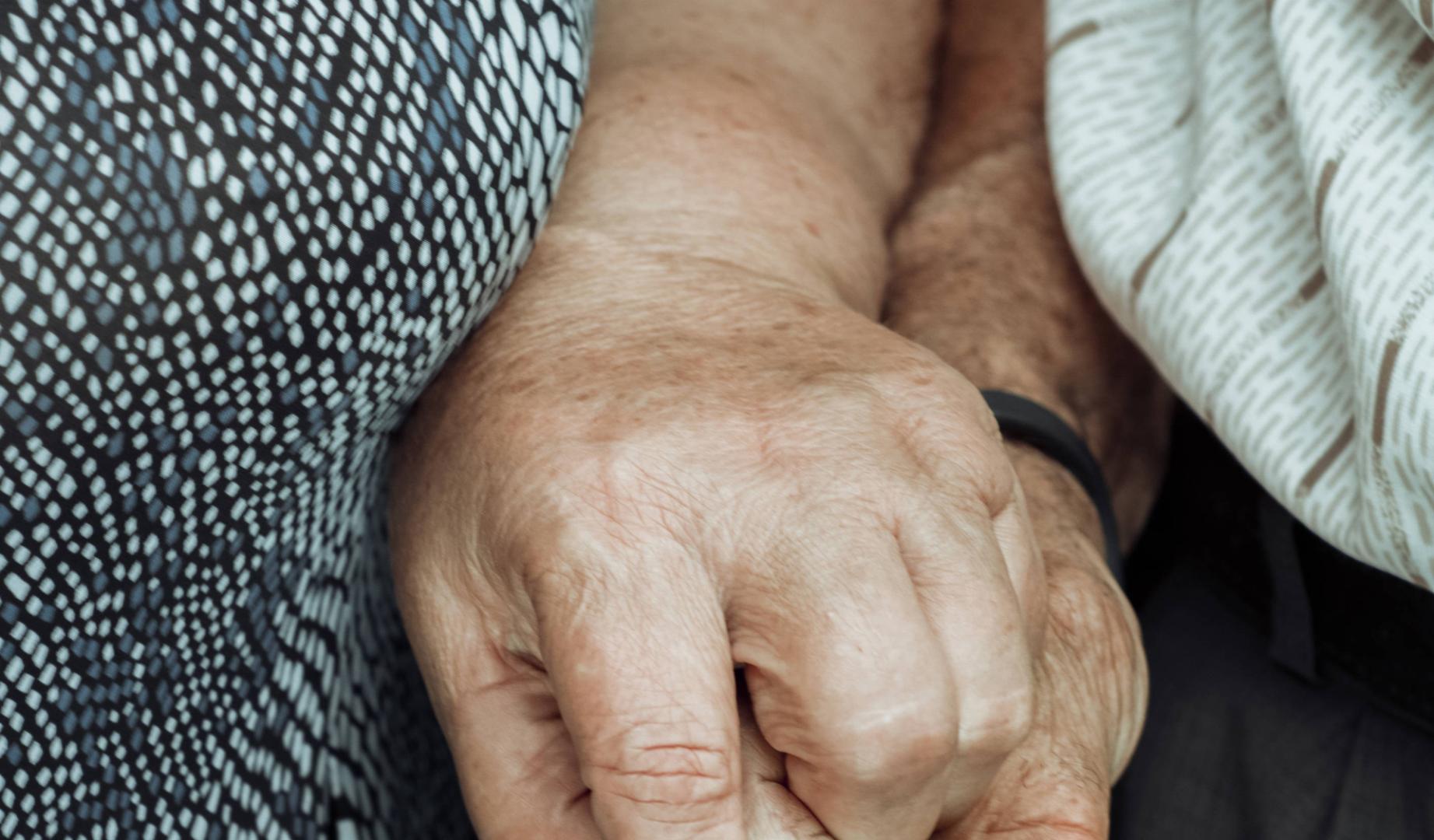 La tercera edad es uno de los colectivos más vulnerables a las conductas suicidas