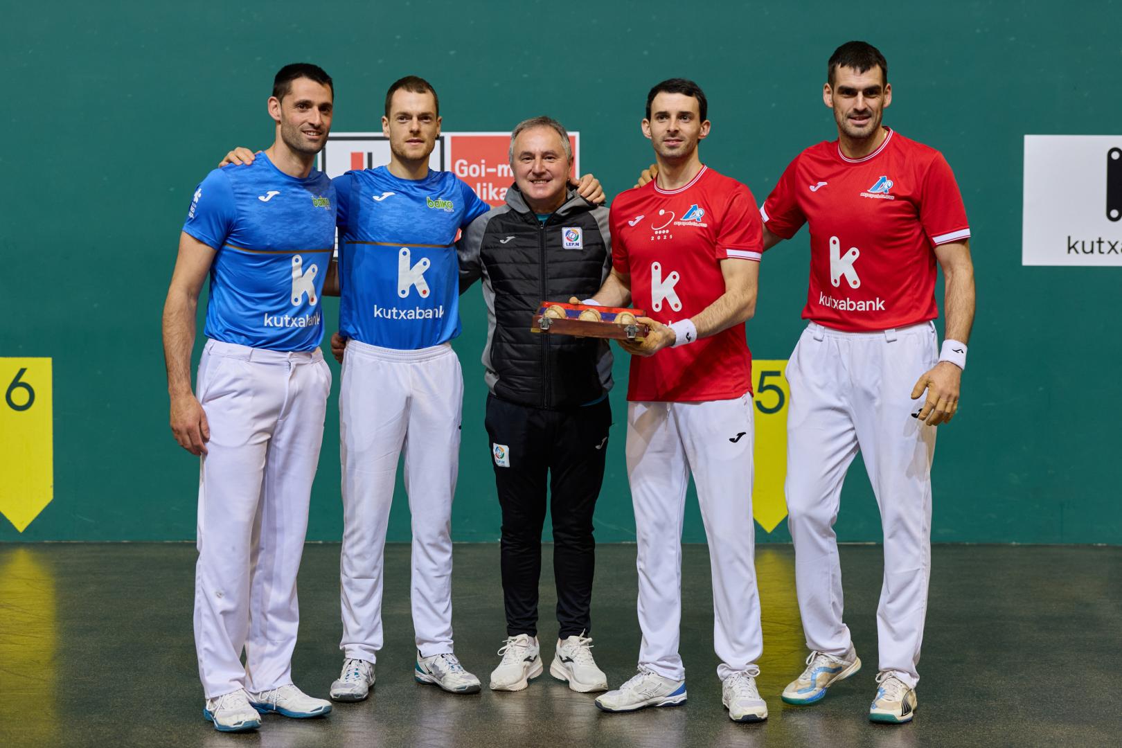 Elección de material para la final del Campeonato de Parejas.