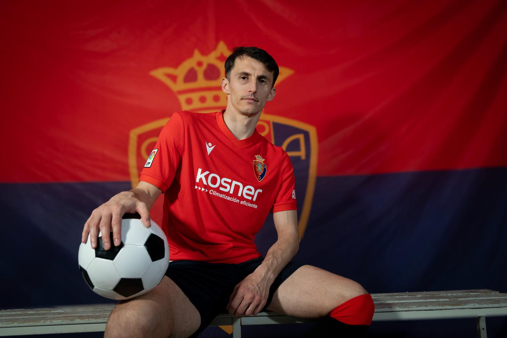 Ante Budimir, con la camiseta retro
