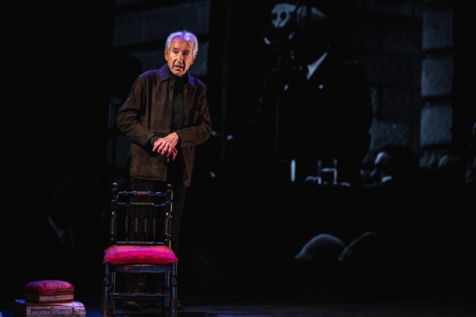 José Sacristán, en una escena de 'El hijo de la cómica'