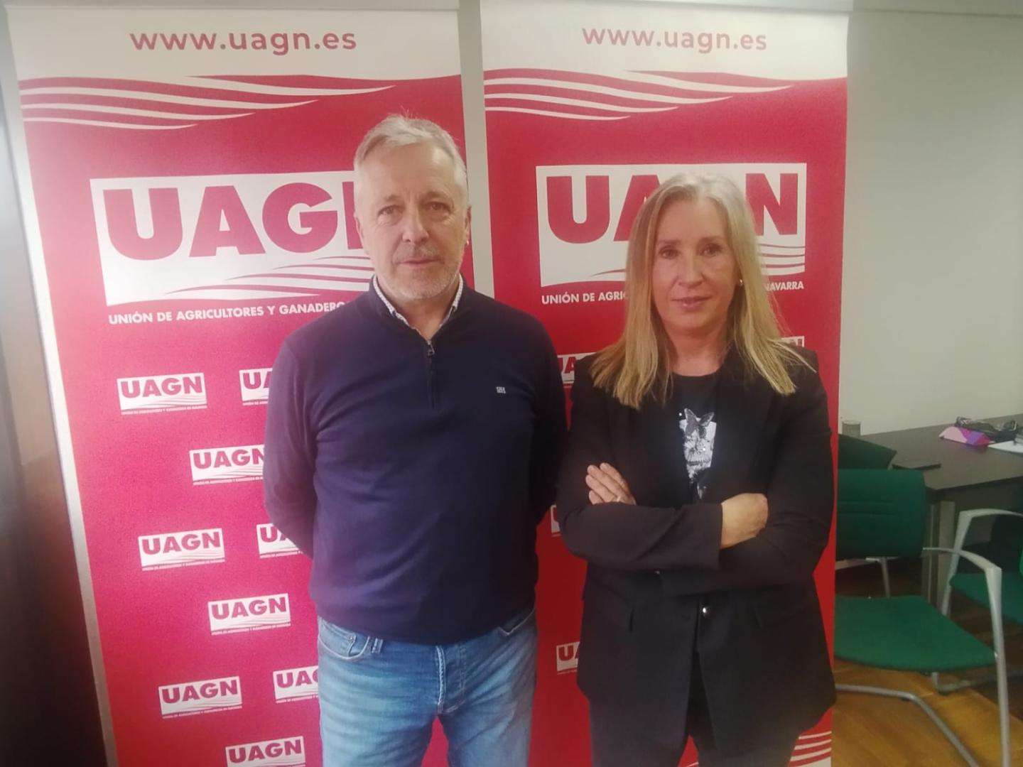 El presidente de UAGN, Félix Bariáin, y la vocal de ganadería, Beni Irurita