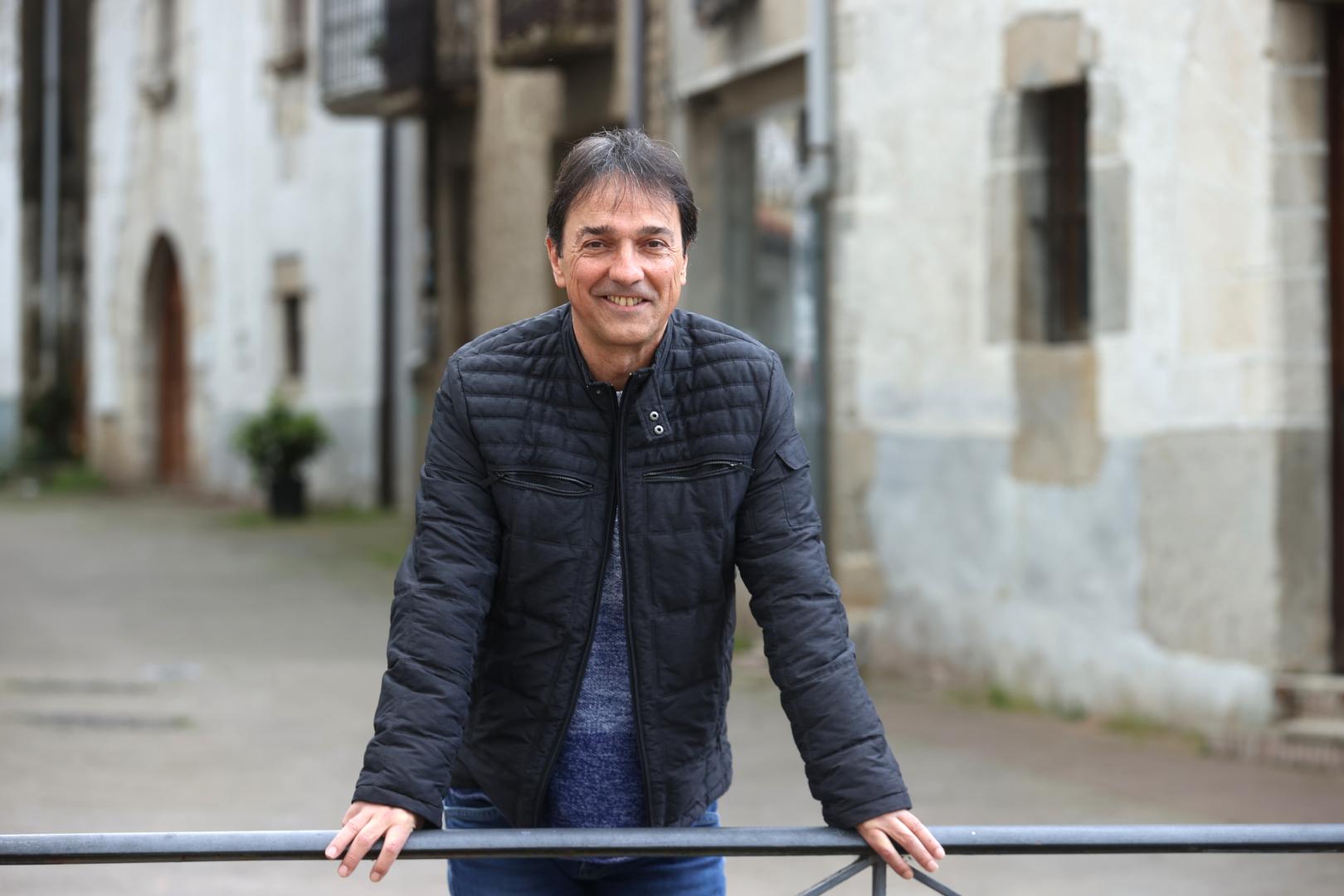 El entrenador de fútbol sala de Irurtzun Imanol Arregui se ha visto obligado a abandonar Kuwait, donde dirigía al equipo Al-Yarmouk