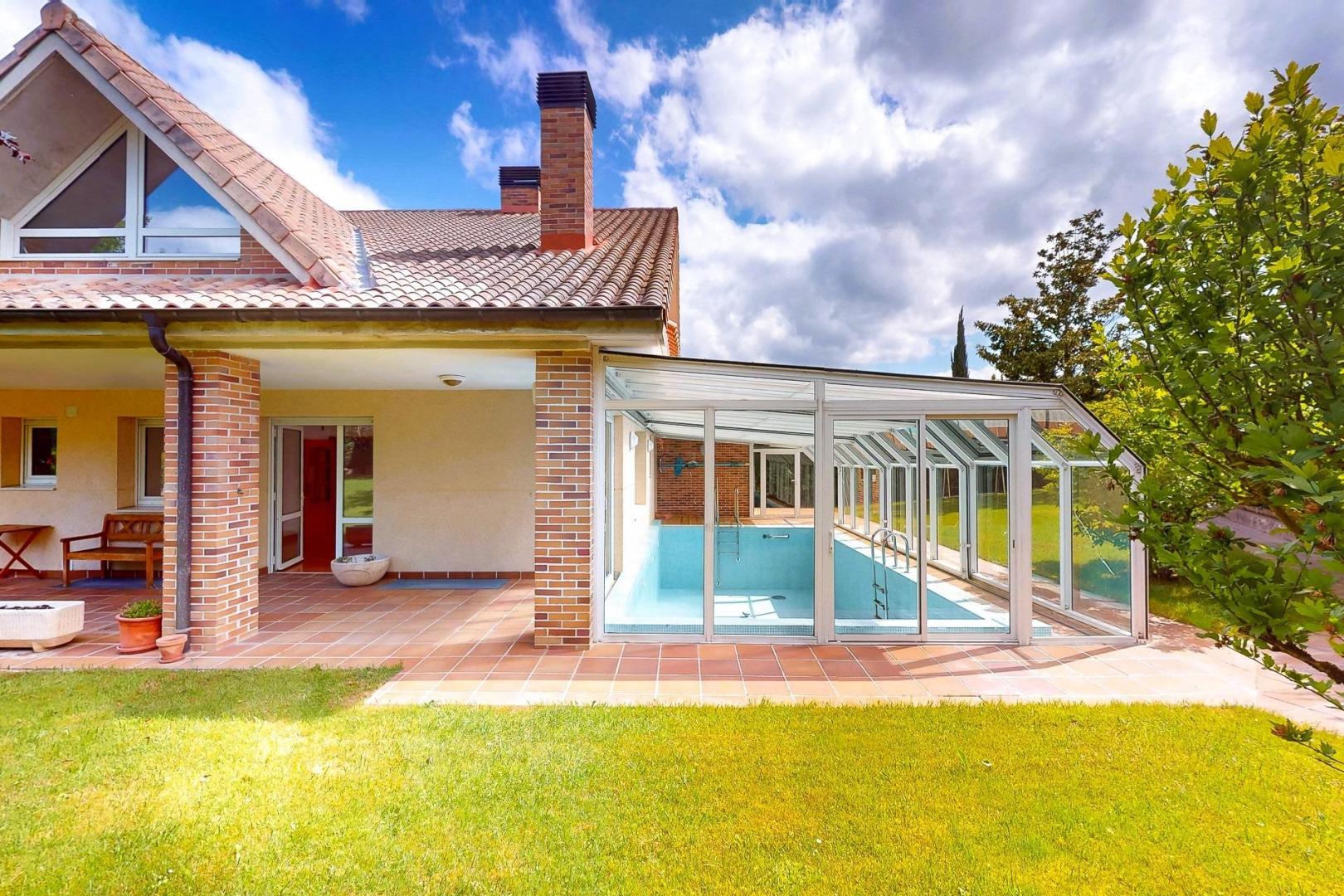 Casa con piscina privada en Gorráiz