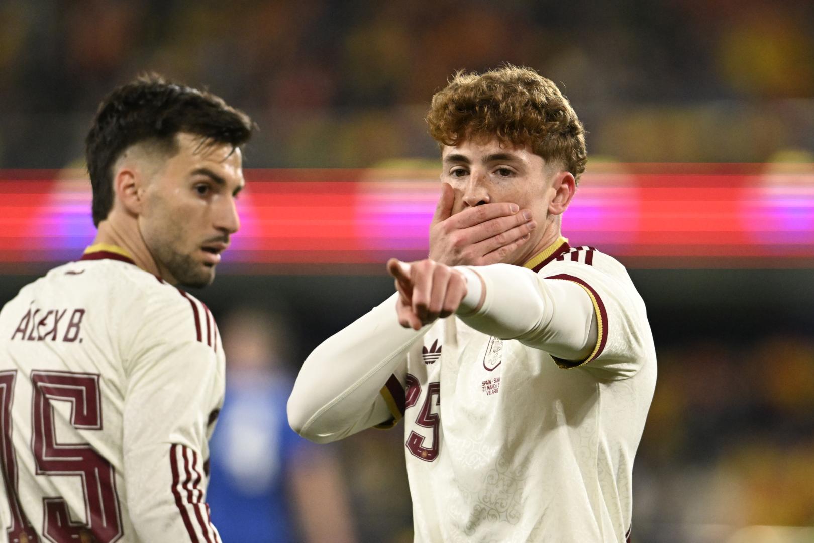 Víctor, celebrando el 3-0 contra Serbia