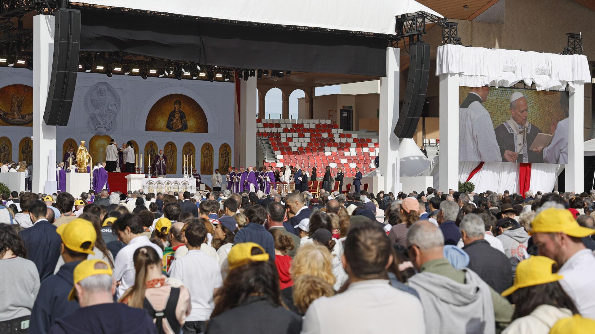 Misa del Papa León XIV en el Estadio Luis II de Mónaco, durante su viaje apostólico al Principado de Mónaco