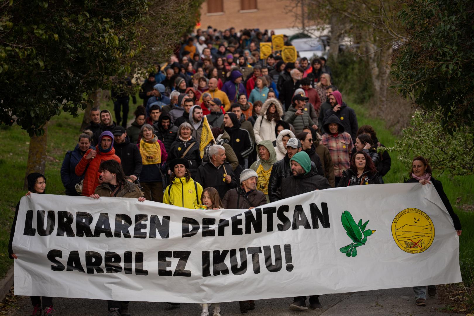 Manifestación en Etxauri contra el proyecto fotovoltaico en la sierra de Sarbil