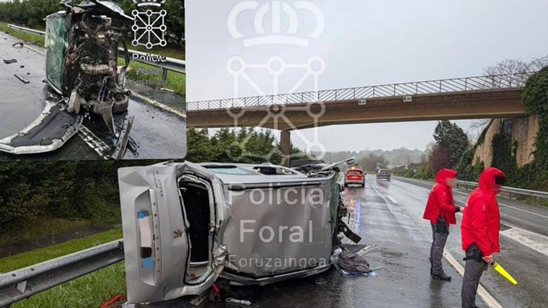 Estado en el que ha quedado el vehículo accidentado en Arbizu