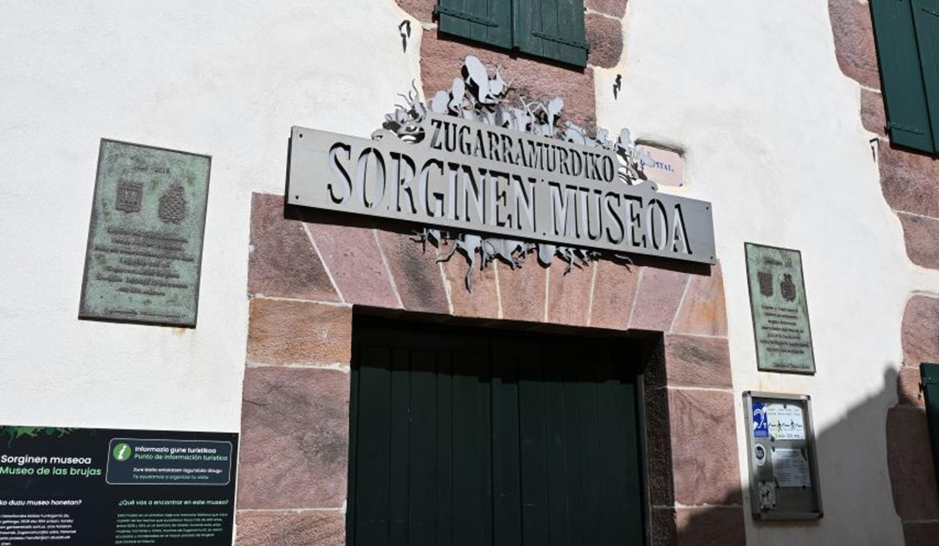 Fachada del Museo de las Brujas de Zugarramurdi