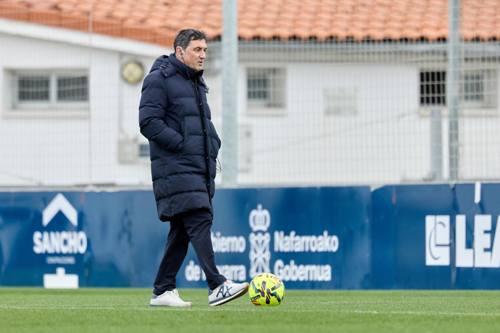 A: J.P. Urdíroz F: 25-03-2026 P: Braulio L: Pamplona. Instalaciones del C.A. Osasuna en Tajonar. T: Fútbol. Entrenamiento del primer equipo.
