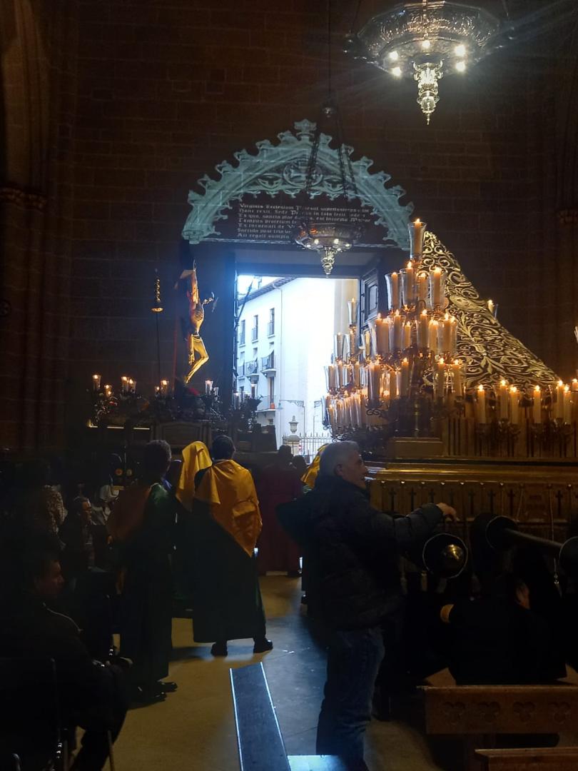 La Dolorosa deja paso al Cristo Alzado en la Catedral