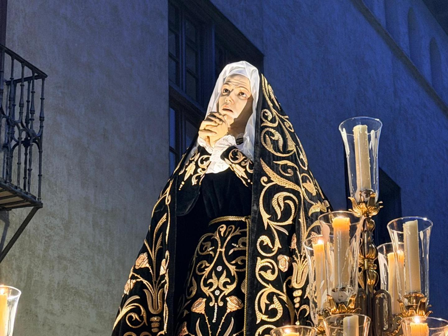 Imagen de La Dolorosa, a su paso por San Cernin