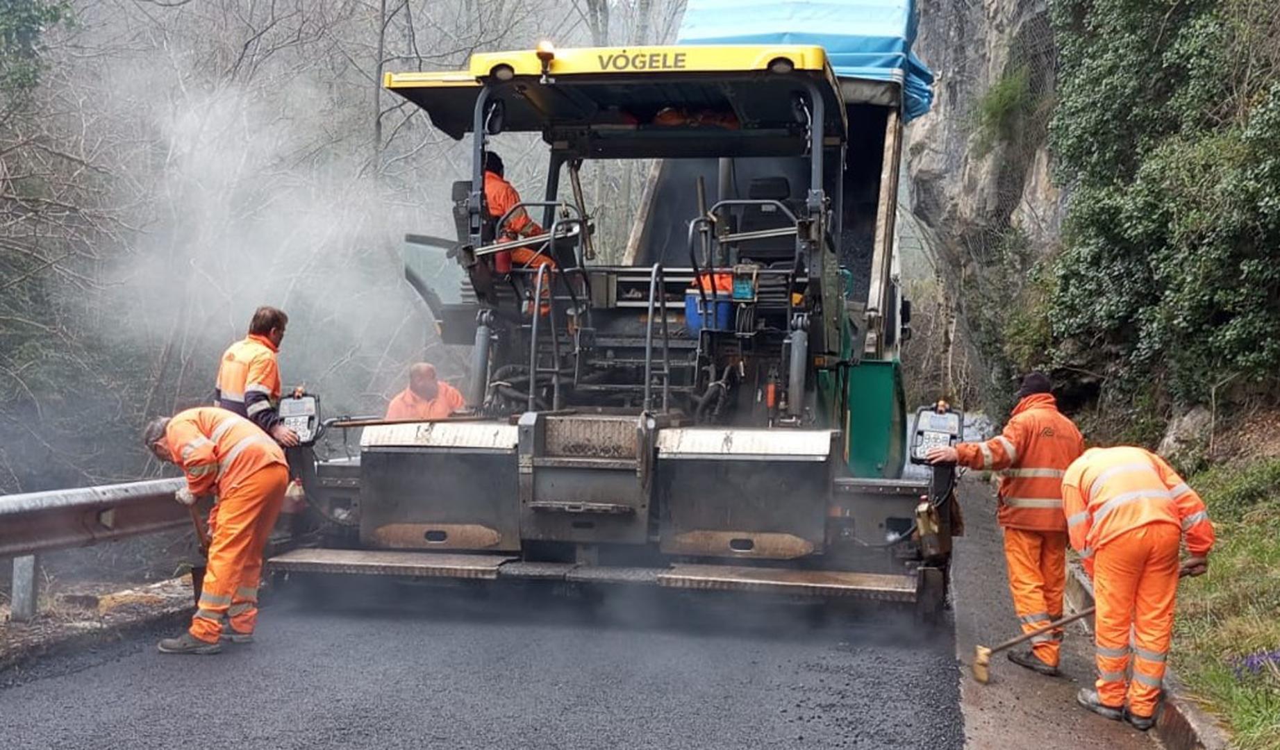 Trabajos de mejora de una carretera
