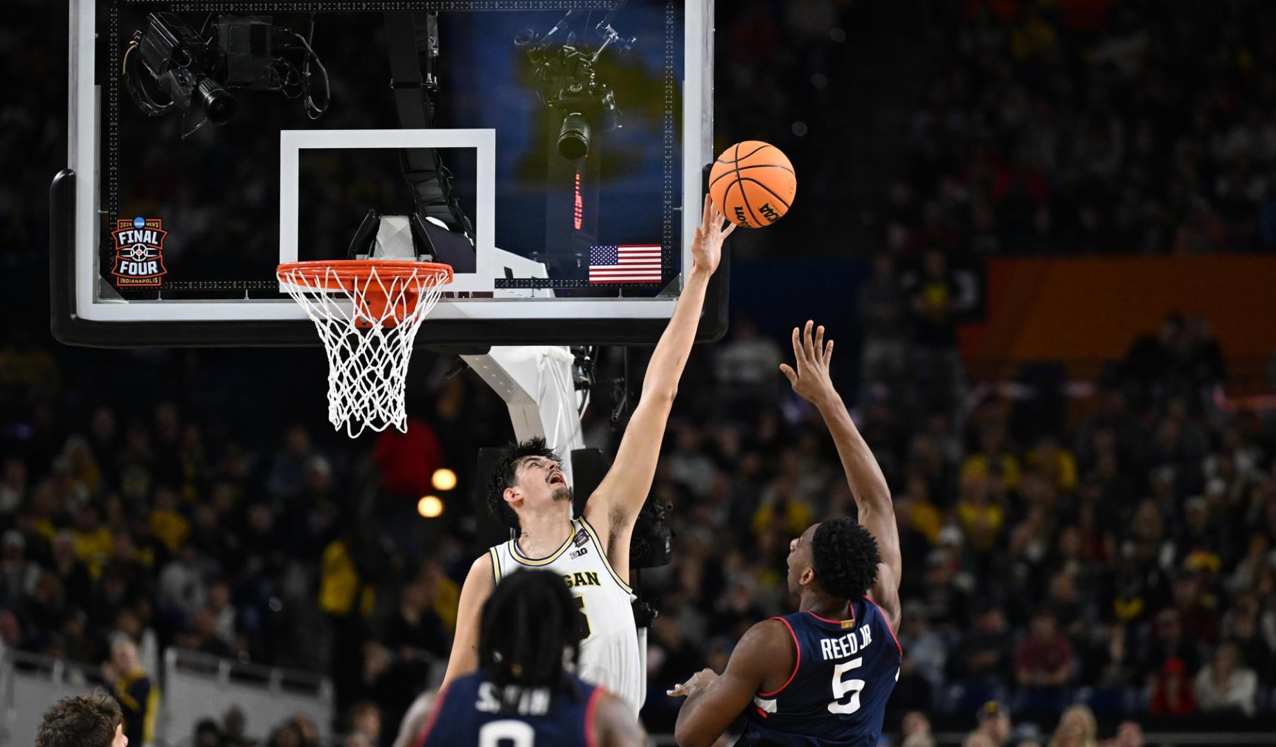 Aday Mara durante la final contra UConn