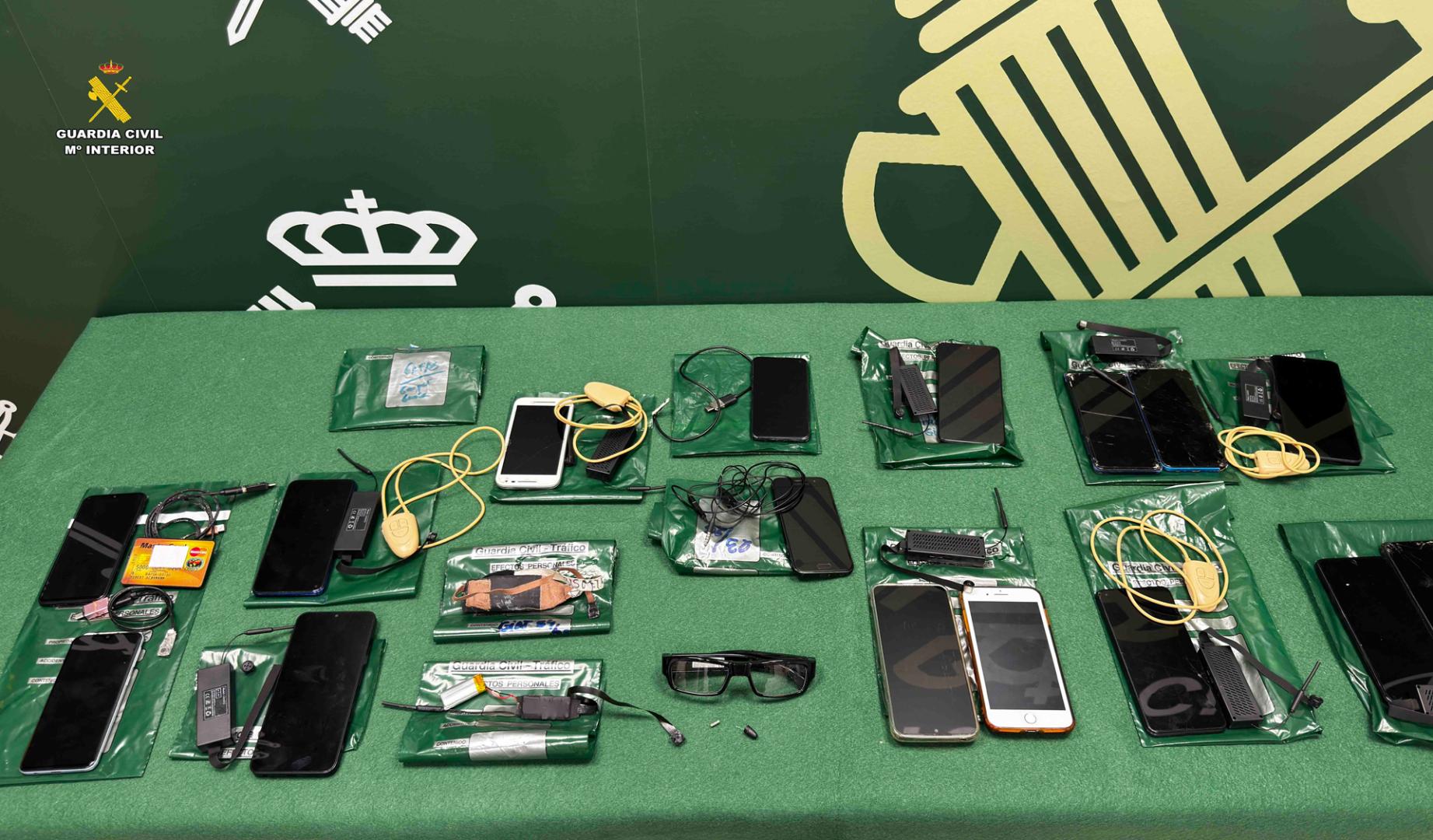 Detectan por primera vez el uso de 'gafas inteligentes' para el fraude en exámenes de conducir