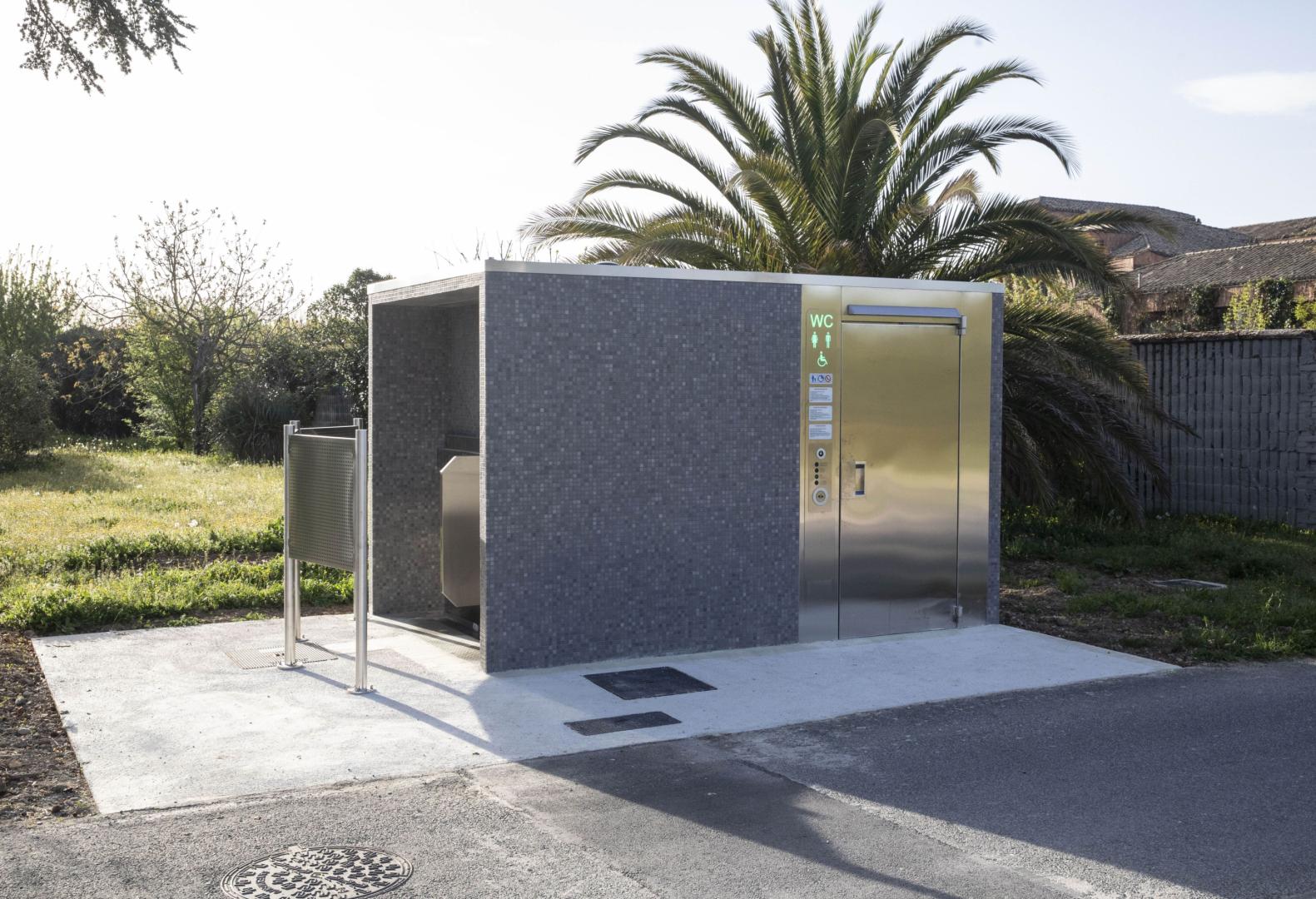 Nuevo aseo autolimpiable del parque de Aranzadi