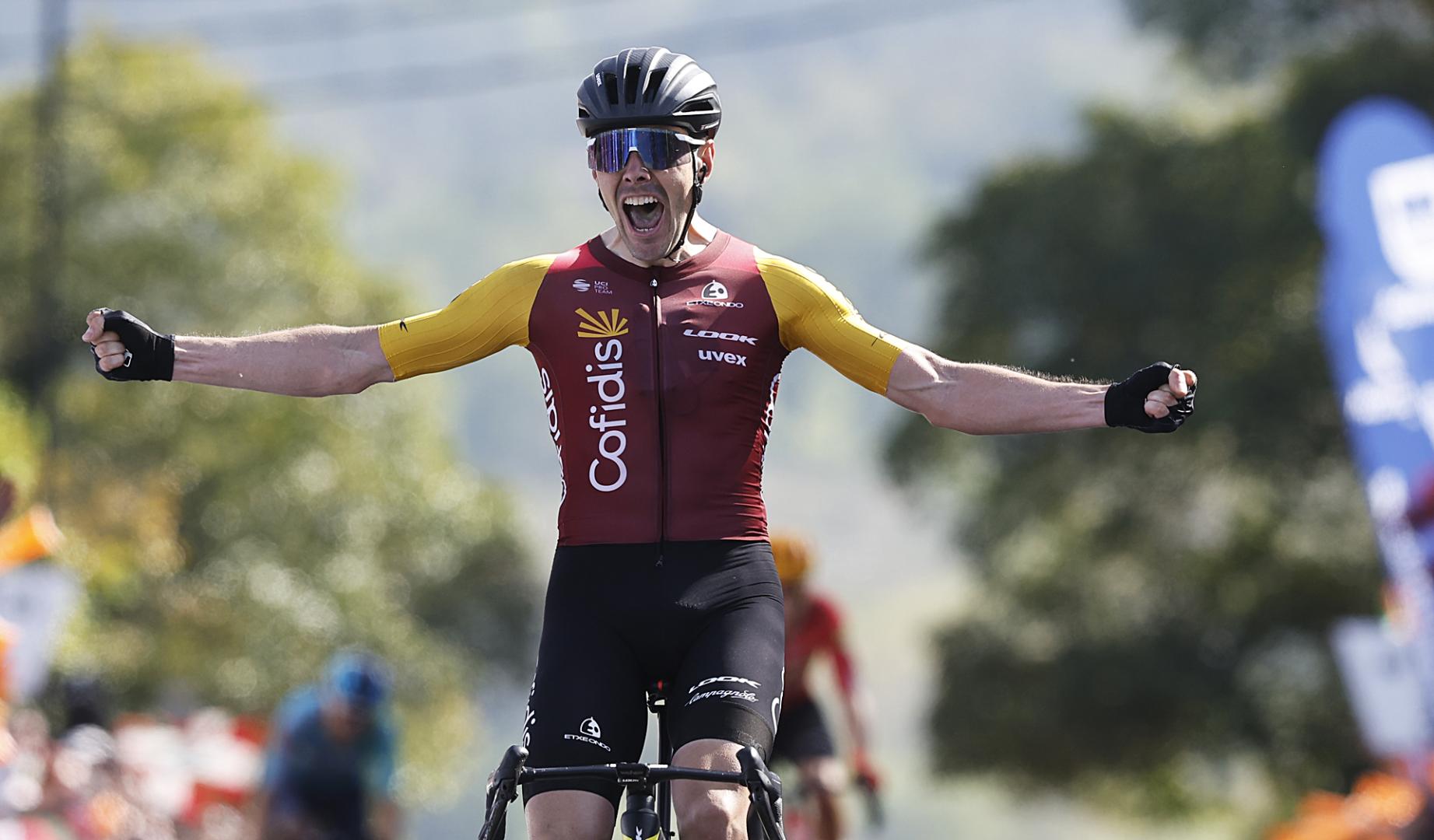 El ciclista del Cofidis Alex Aramburu se ha proclamado vencedor de la cuarta etapa de la Vuelta Ciclista al País Vasco-Itzulia