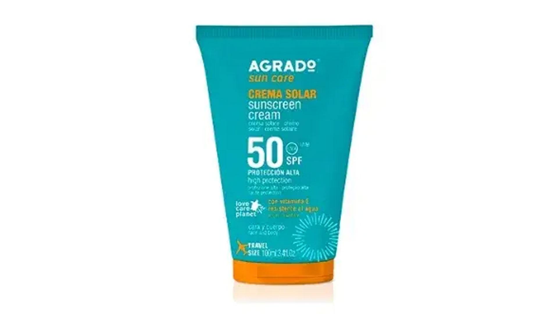 La crema solar Agrado SPF 50 ha sido retirada debido a la presencia de benzofenona, un ingrediente prohibido en la composición de productos cosméticos