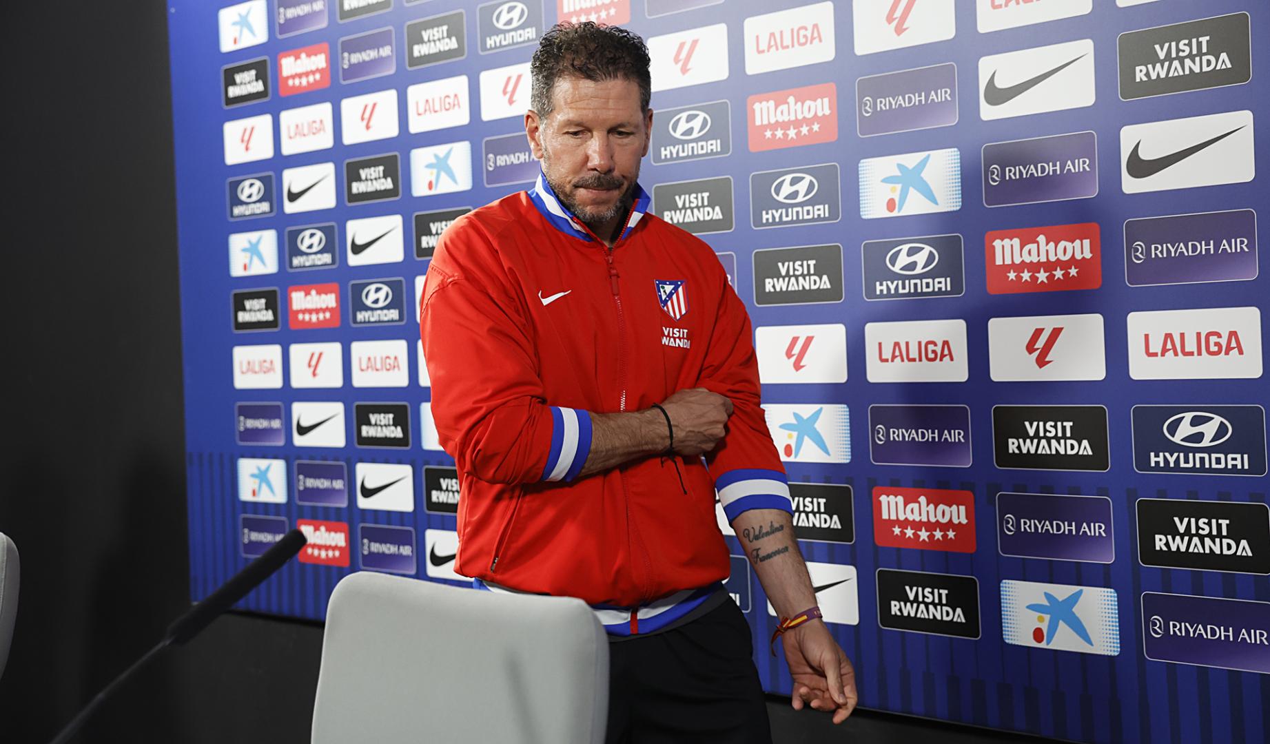 El entrenador del Atlético de Madrid Diego Simeone, antes de la rueda de prensa de este viernes