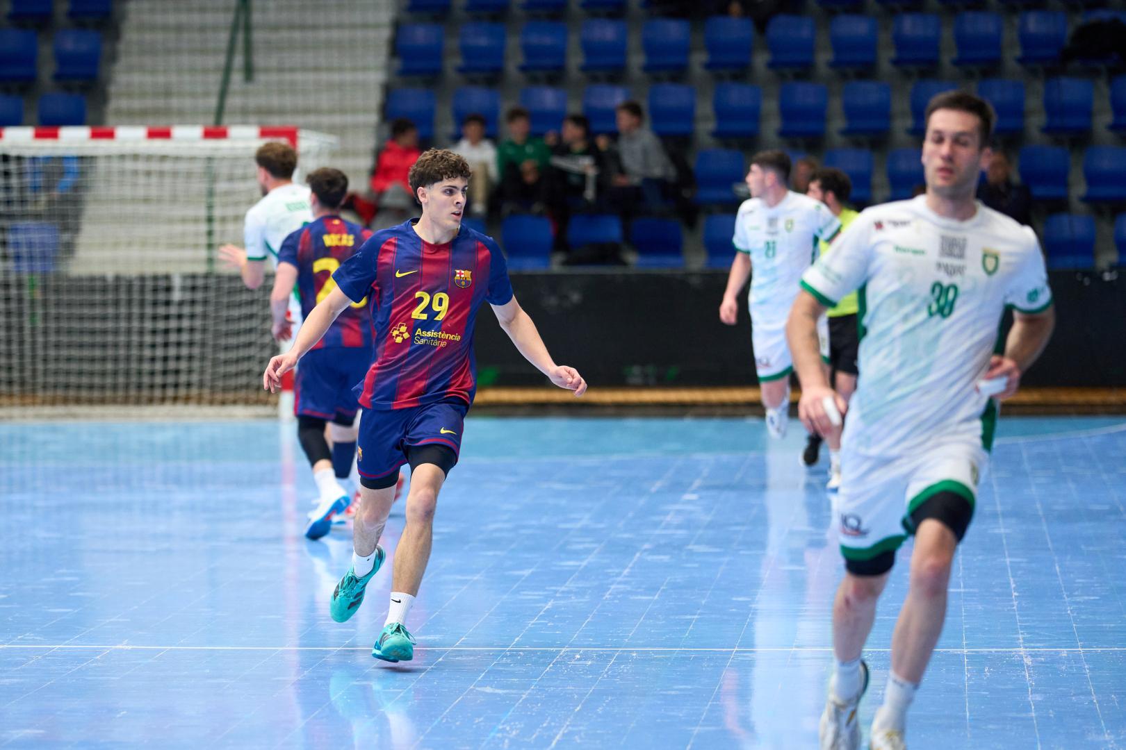 El sangüesino Adrián Sola Basterra, de 17 años, en su regreso a Anaitasuna tras haber fichado por el Barça y proclamarse campeón de la Liga Asobal