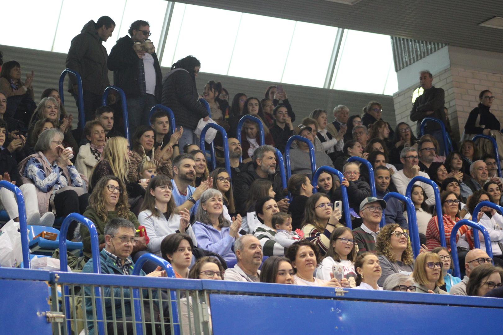 Un millar de personas se dieron cita en el Polideportivo de la UPNA