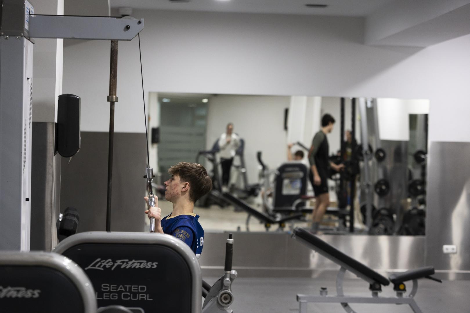 T: instalaciones colegio mayor Olarain, en San Sebastián